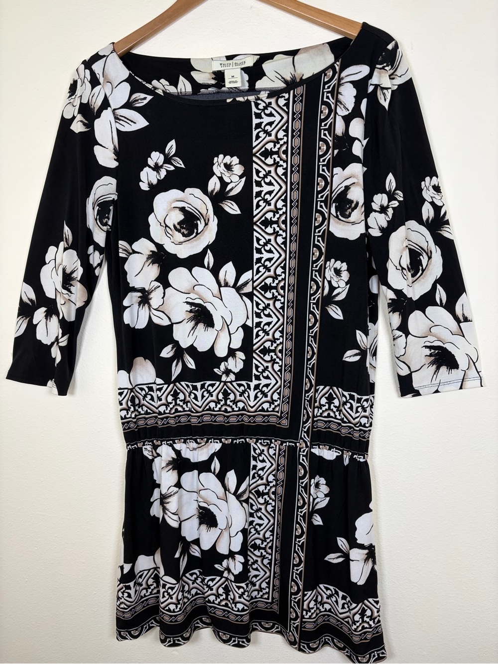 White House Black Market Floral Shift Dress M Black White 3/4 Sleeve Stretch